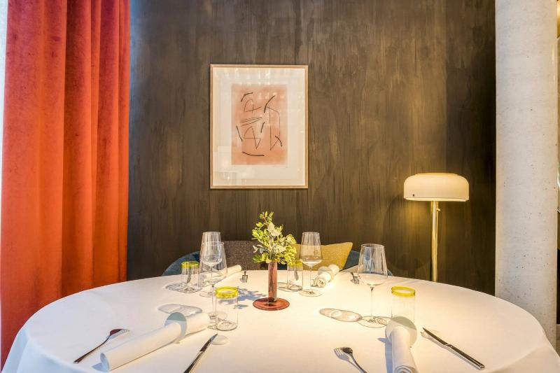 Une cuisine française simple mais raffinée, mettant en valeur l’art de vivre et le savoir-faire culinaire